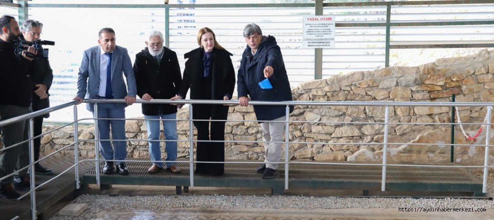 DEÜ’NÜN METROPOLİS KAZISINDA 1800 YILLIK BULUNTULARA RASTLANDI