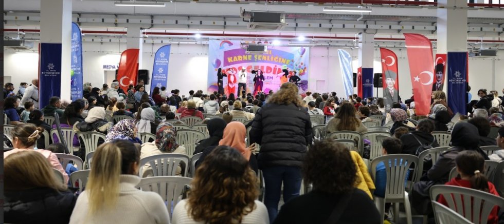 AYDIN BÜYÜKŞEHİR BELEDİYESİ’NDEN EFELER’DE YARIYIL KARNE ŞENLİĞİ