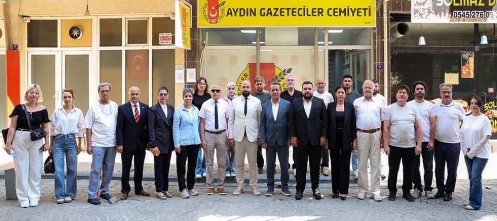 BAŞKAN ANIL YETİŞKİN BASIN ÖZGÜRLÜĞÜ GÜNÜ'NDE GAZETECİLERLE BULUŞTU