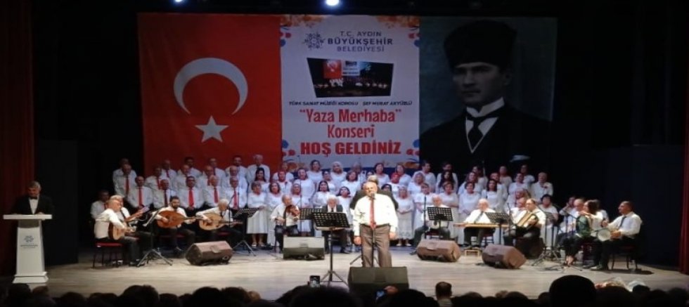 BAŞKAN ÇERÇİOĞLU SEVİLEN ŞARKILARI AYDINLILAR İLE BULUŞTURDU