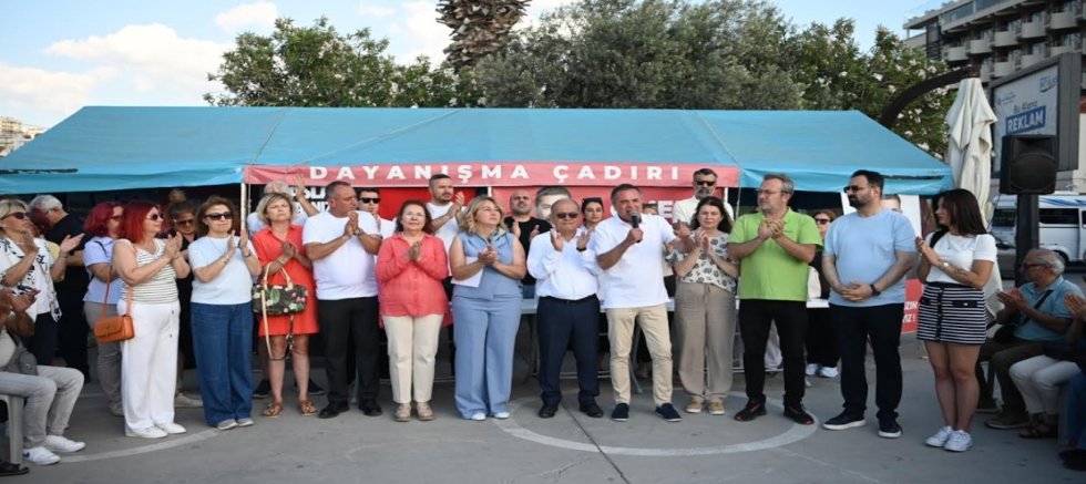 CHP Kuşadası İlçe Başkanı Mehmet Gürbilek’ten Sert Mesaj: “Bizim Makamımız Koltuktan İbaret Değil”