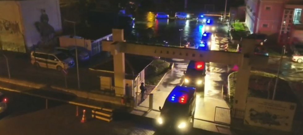 Efeler’de Büyük Narkotik Operasyonu: 152 Bin 800 Adet Sentetik Ecza Ele  Geçirildi