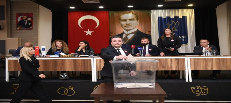 KUŞADASI’NDA EMANET TAHSİN DEMİRTAŞ’A: 