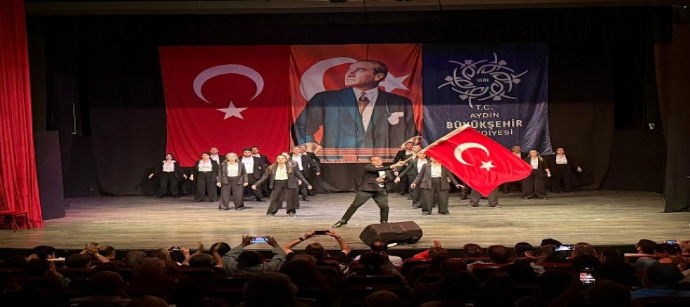 Yıl Sonu Koro ve Solo Konseri (Yedi Yöreden Renkler) ve Halk Oyunları Gösterileri