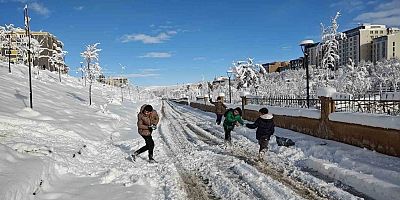 2 Ocak'ta okullar tatil mi? Yarın hangi illerde okullar kapalı?