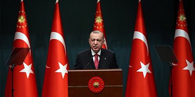 Ak Partide Üç Dönem Sıkıntısı