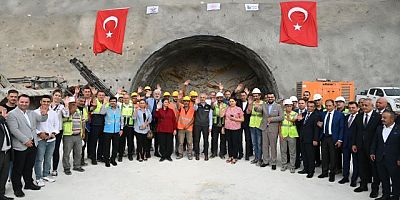 ANKARA-İZMİR HIZLI TREN HATTI 2027'DE HİZMETE GİRECEK