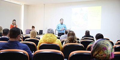 Aydın Büyükşehir Belediyesi'nden ailelere 'otizm' eğitimi