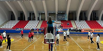 Aydınlı Kadın Gazeteciler Şiddete Dur Demek İçin “el kaldırdı”