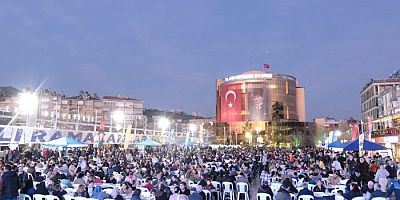 AYDINLILAR AYDIN BÜYÜKŞEHİR BELEDİYESİ’NİN İFTAR SOFRALARINDA BULUŞUYOR   