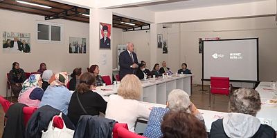 BAŞKAN ATAY GİRNE HANIMEVİ’NİN KADIN KONUKLARIYLA BİR ARAYA GELDİ