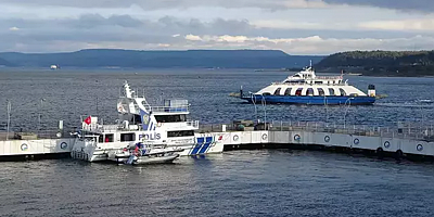 Bozcaada ve Gökçeada'da feribot seferlerine 'fırtına' engeli