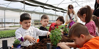 Çerçioğlu, çocukların gelişim sürecinde toprağın ve doğanın önemine dikkat çekti
