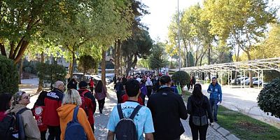 EFELER'DE DOĞA TUTKUNLARINDAN CUMHURİYET YÜRÜYÜŞÜ