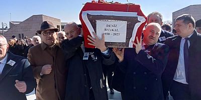 Eski CHP Genel Başkanı Baykal, Devlet Mezarlığında toprağa verildi
