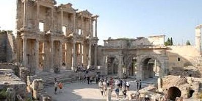Gece Ziyarete Açılan Efes'te Güvenlik Zaafiyeti
