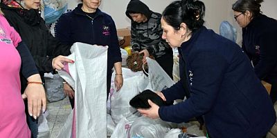 Germencik'te 'pembe melekler' depremzedelerin yaralarını sarıyor