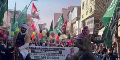 HÜDAPAR'ın İsrail'e tepki yürüyüşünde Tevhid bayrağı açıldı