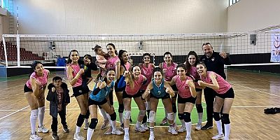 Hurdacı Başkanın Voleybol Kız Takımı Şampiyonluğa koşuyor