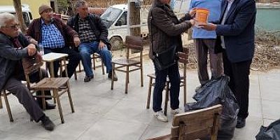 Karacasulu incir üreticilerine ekşilik böceği tuzakları dağıtıldı