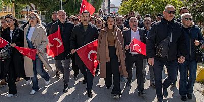 Kuşadalı CHP'liler 'Ekrem Başkanımız Bize Emanet ' dedi