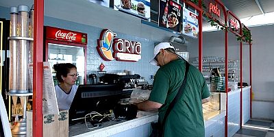 Kuşadası Belediyesi’nden Öğretmenlere “24 Kasım Jesti”