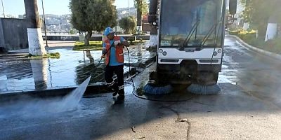 KUŞADASI’NDA BAYRAM TATİLİNDE 2 BİN 104 TON ÇÖP TOPLANDI