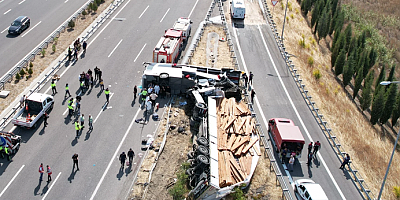 Manisa'da 11 kişinin hayatını kaybettiği kazayla ilgili vahim iddia! 2 şoför gözaltına alındı
