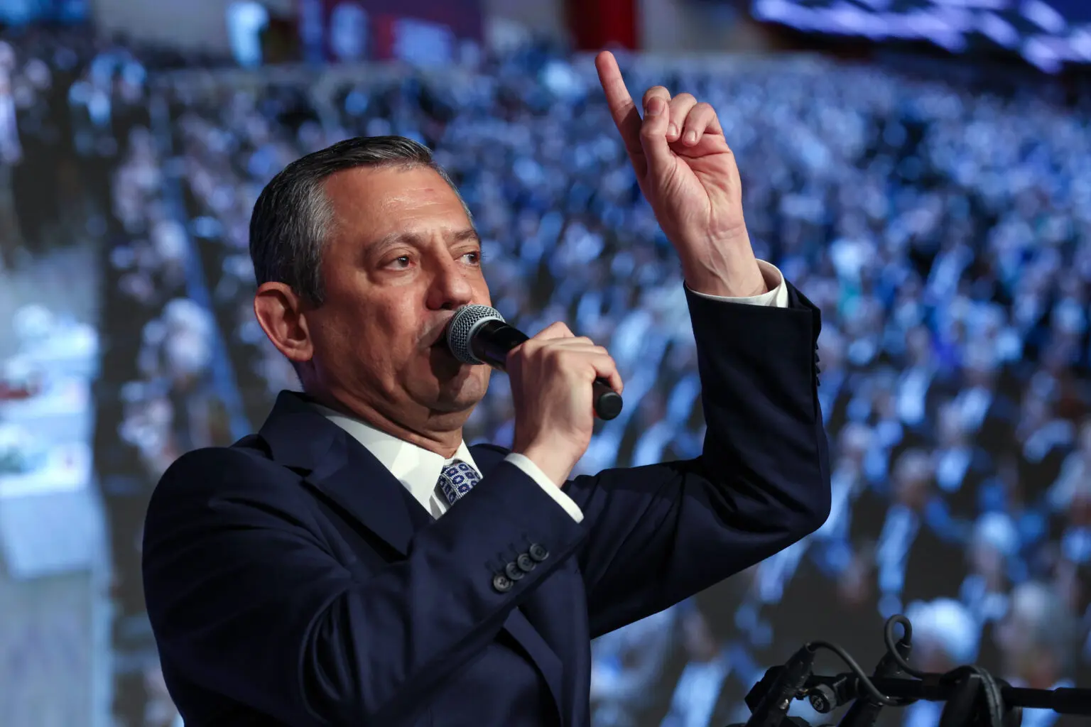 Mitingler hız kesmeden devam edecek