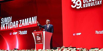 Özgür Özel'den Kurultay'da tarihi konuşma... Söz verdi, salonu ayağa kaldırdı: 'CHP'de arınma' söylemlerine yanıt verdi