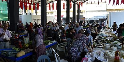 PEYNİR HALİ KAPALI PAZAR YERİ HEM ÜRETİCİNİN HEM DE TÜKETİCİNİN YÜZÜNÜ GÜLDÜRÜYOR