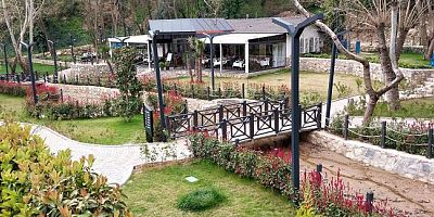 ÜNLÜ DEPREM PROFESÖRÜNDEN BAŞKAN ATAY’A ÖVGÜ