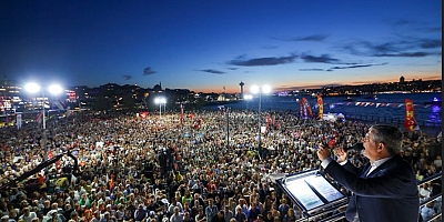 YENİ Parti'den Üsküdar buluşması... Özgür Özel'den Erdoğan'a: Bu mu senin demokratlığın?Diye seslendi.